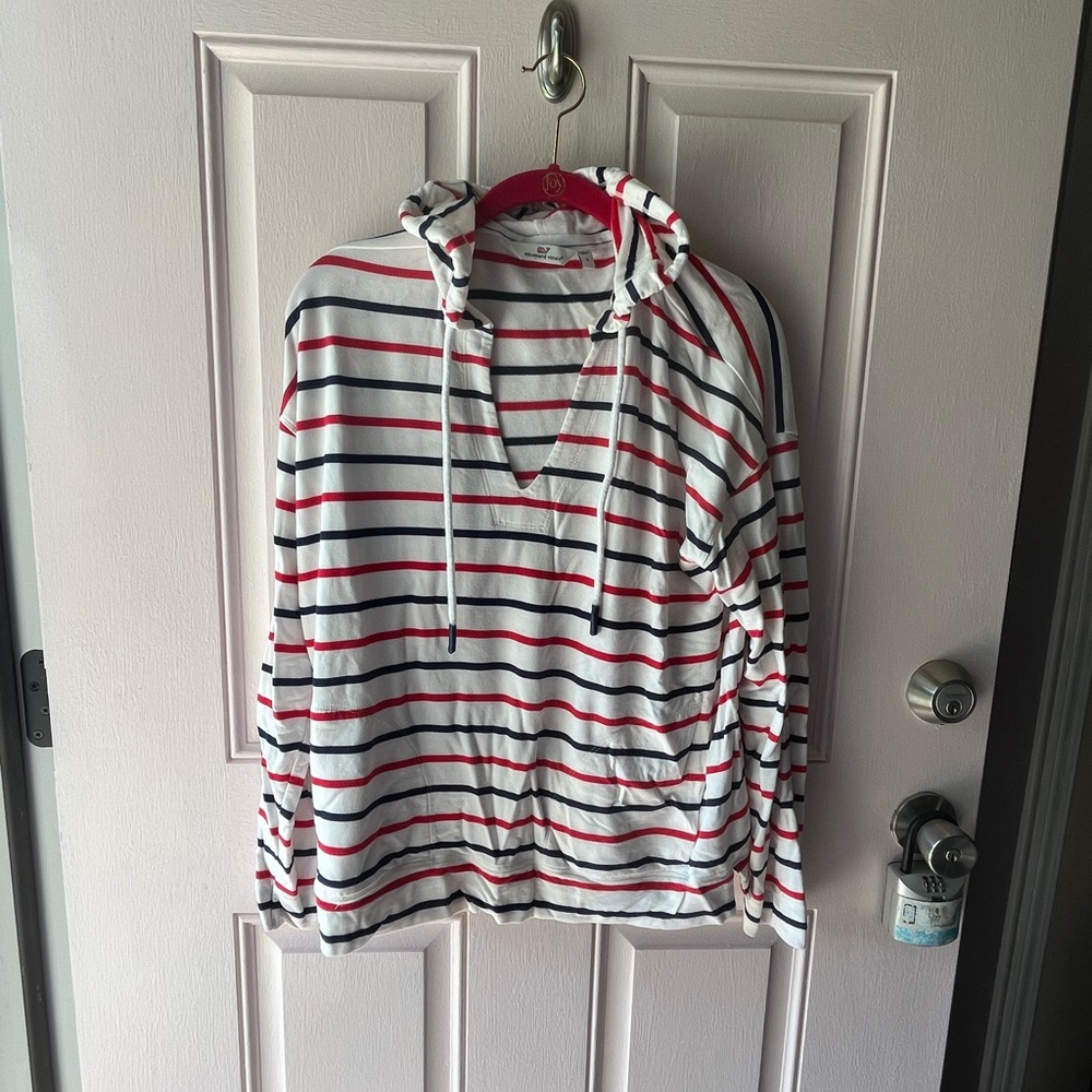 Light weight Vineyard Vines hoodie